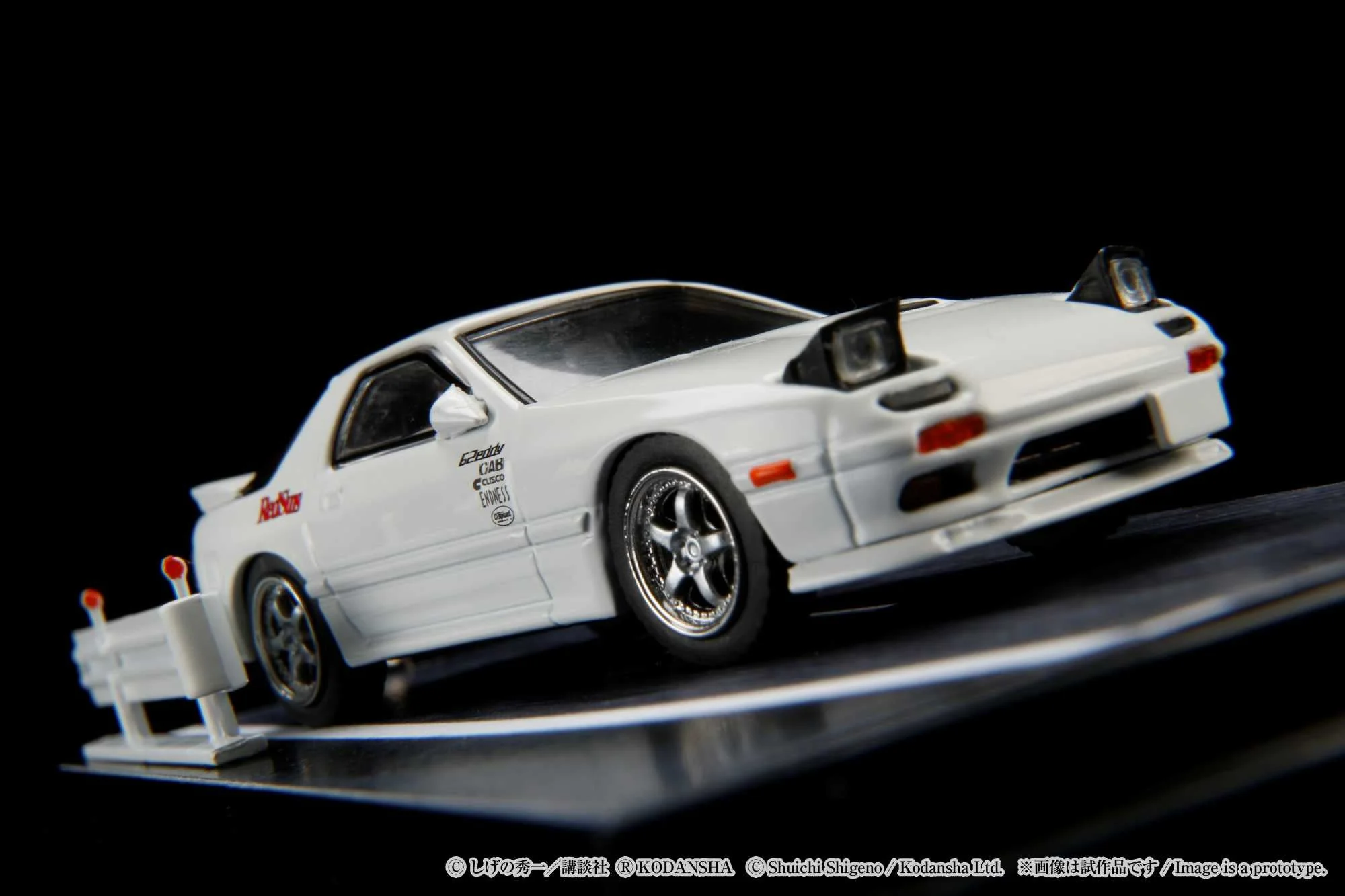 Hobby Japan Mazda RX-7 (FC3S) RedSuns Ryosuke Takahashi Diorama Set - Image 5
