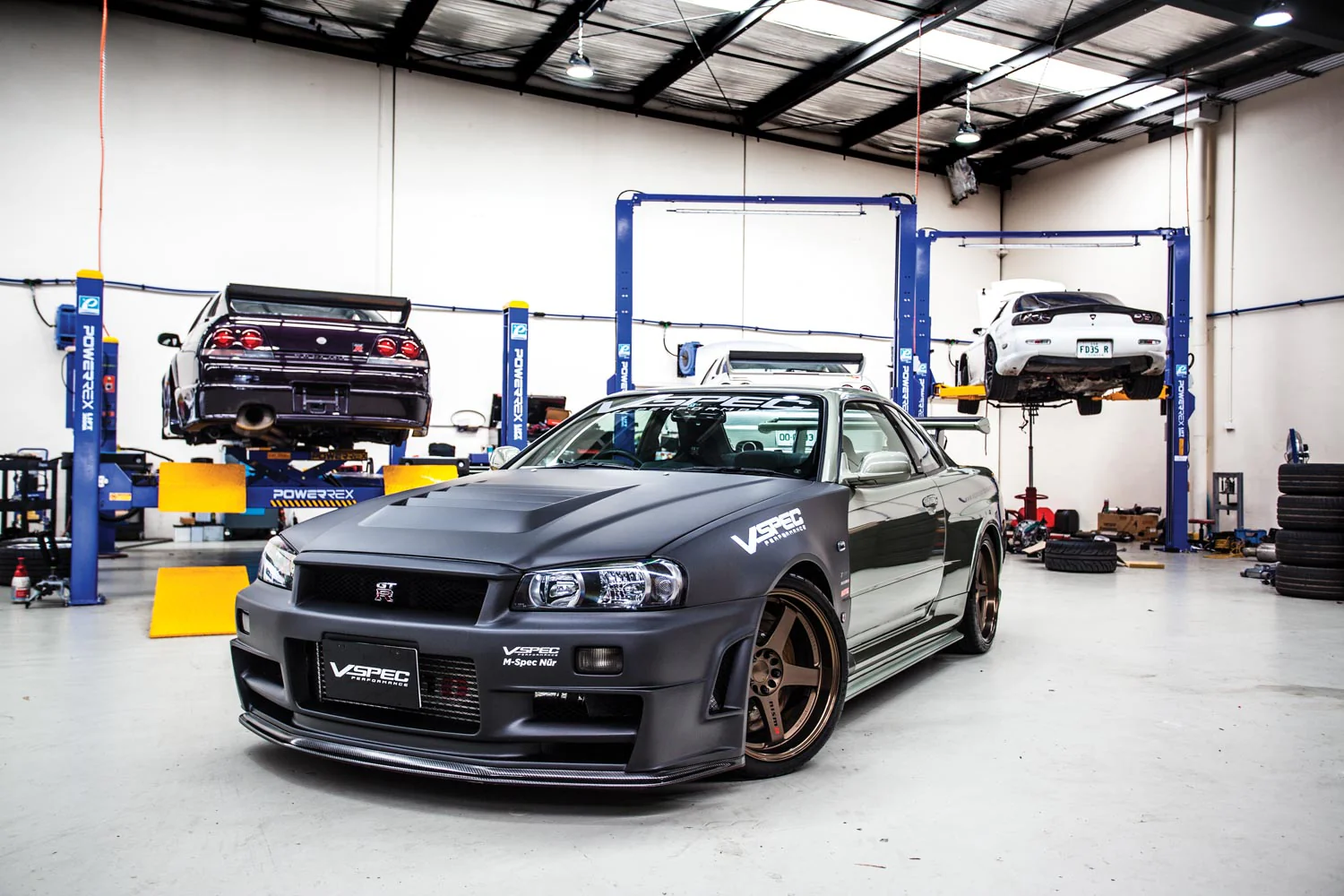 INNO64 NISSAN SKYLINE GT-R R34 M-SPEC NUR NISMO OMORI - Image 3