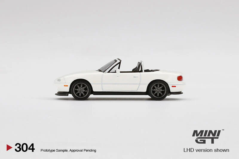 Mini GT #304 Mazda Miata MX-5 (NA) Tuned Version Classic White RHD - Image 4