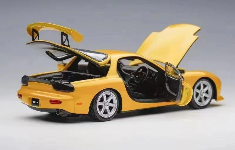 PGM 1/64 FD3S RX7 Yellow Luxury Box Limited Fully Open - Image 3