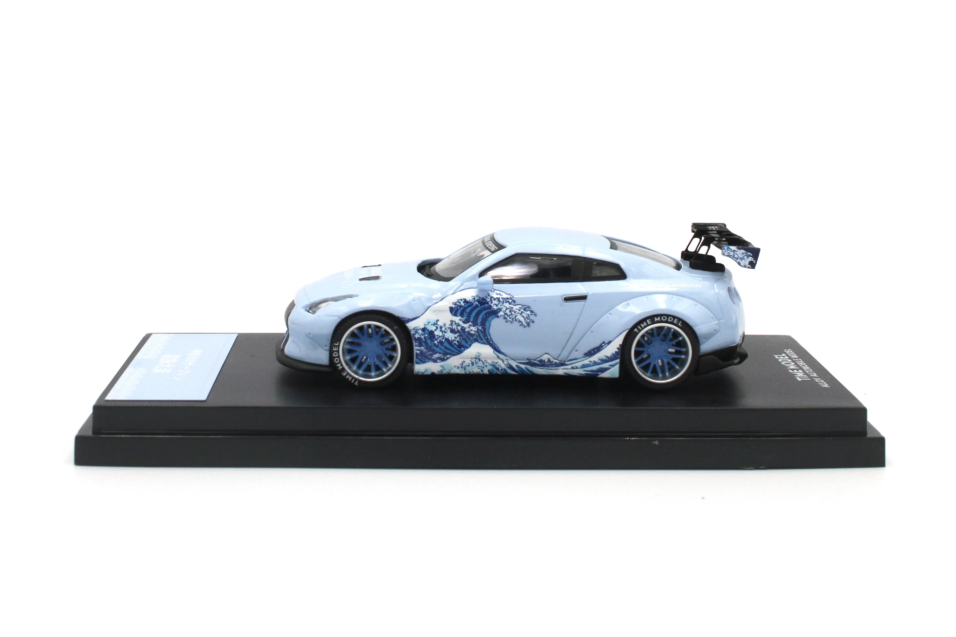 Time Model 1:64 Nissan GT-R R35 Kanaagawa Surfing Wing Tail - Image 3